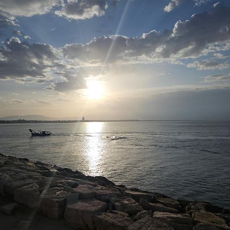 Terrazza A Nettuno E Chiesa Giubilare Santa Maria Goretti 外观 照片