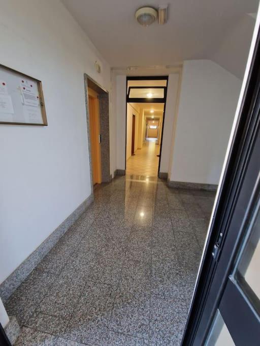 Terrazza A Nettuno E Chiesa Giubilare Santa Maria Goretti 外观 照片