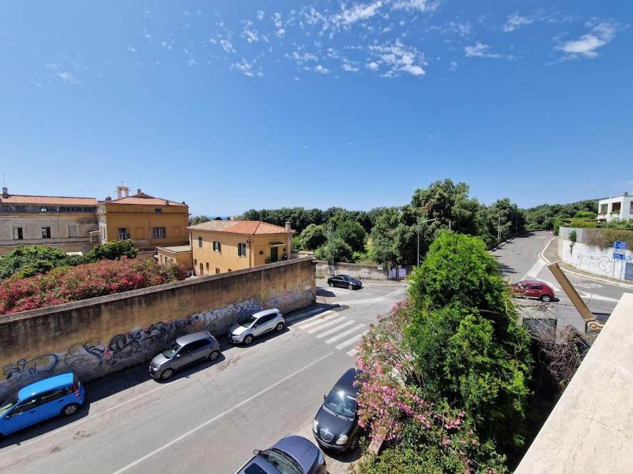 Terrazza A Nettuno E Chiesa Giubilare Santa Maria Goretti 外观 照片